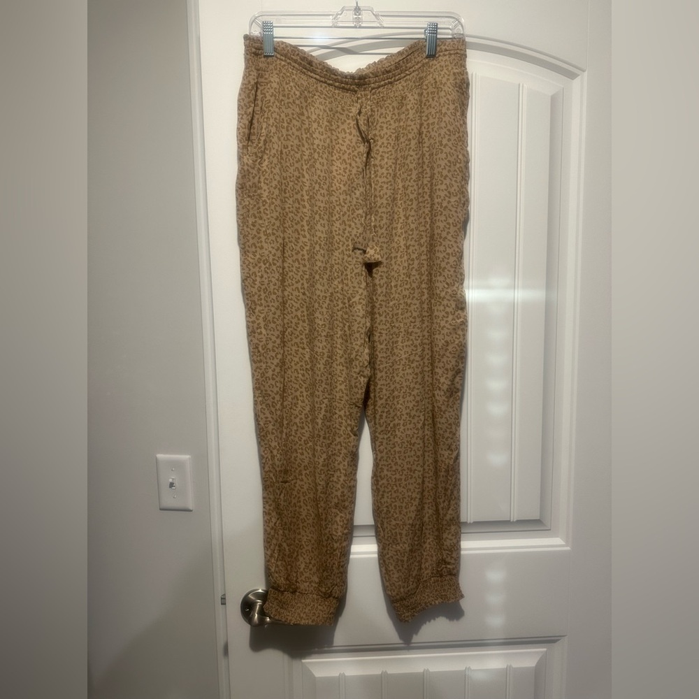 NWT New Directions Leopard/Cheetah Flowy Pants  with Elastic Cuffs